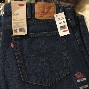 Men’s relaxed fit straight leg jeans